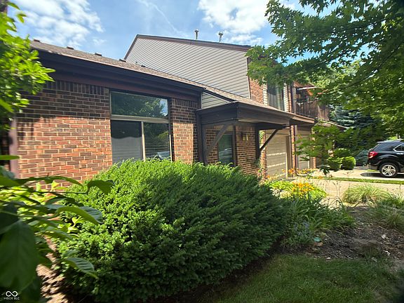 4th image of 464 E Saint Clair St