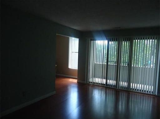 3rd image of 34 Shrewsbury Green Dr Unit J