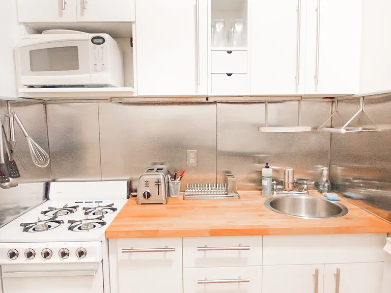 50 E End Ave #1B — Photo 4