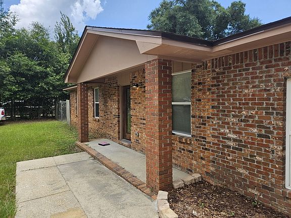 4th image of 6207 Glenwood Dr