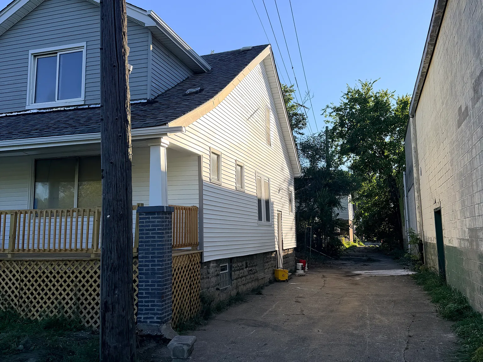 5 bed, 1512 sqft, $2,200 — Photo 1