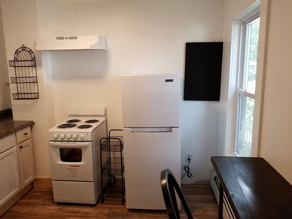 2nd image of 13 Prospect St #2