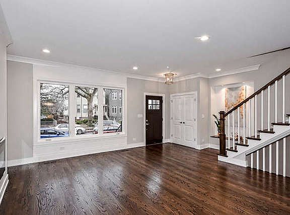 4th image of 3507 N Lowell Ave