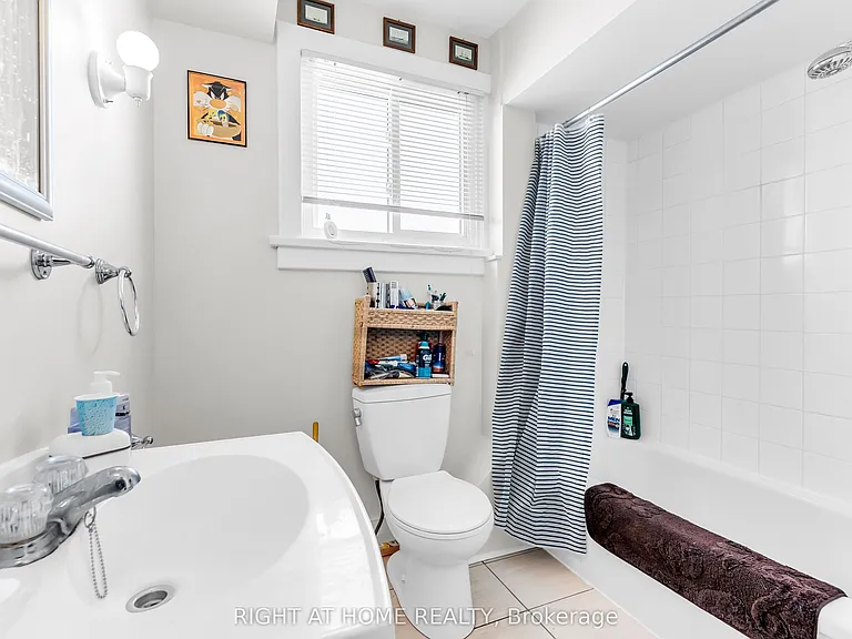 32 Matchedash St N #A — Photo 9