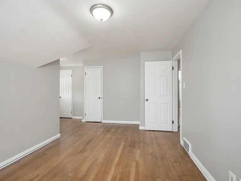 18121 Hiller Ave — Photo 16