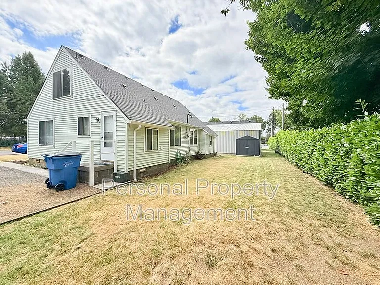 3110 Thompson Ave — Photo 19