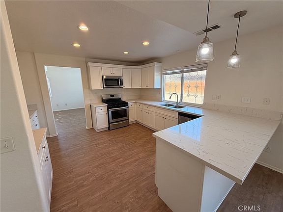 3rd image of 4361 Suffolk St