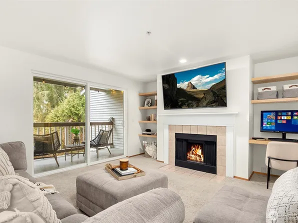 23303 Cedar Way #T202, Mountlake Terrace, WA 98043