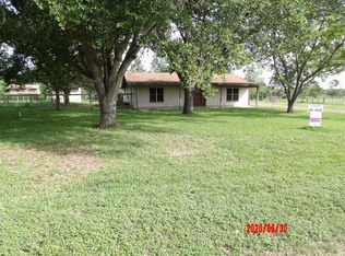 2710 Earls Trl, Beeville, TX 78102