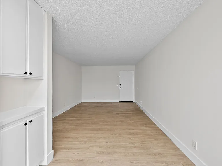 16731 Sherman Way #105A — Photo 10
