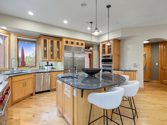 5th image of 2034 Pearl St #200