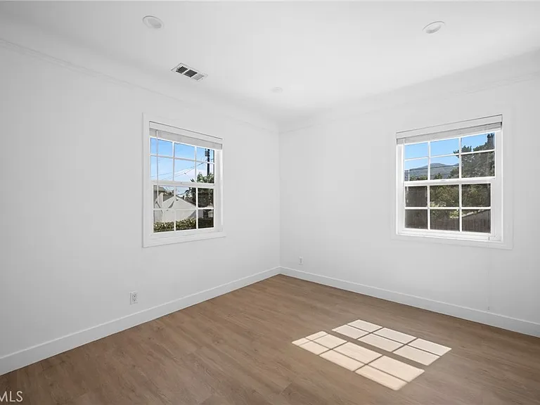 2930 Mayfield Ave #2930 — Photo 20