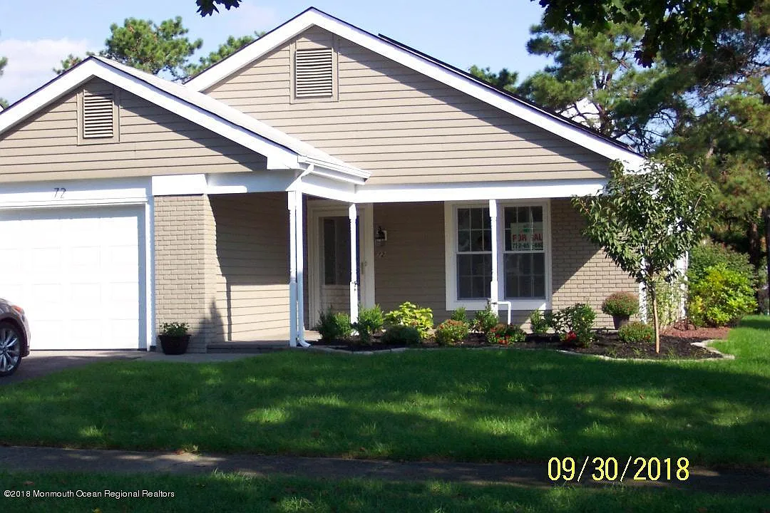 72 Buckingham Dr photo 1