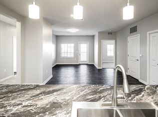 Deerfield Apartments & Chateaus, Fremont, NE 68025