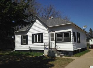 1833 E 27th St, Hibbing, MN 55746