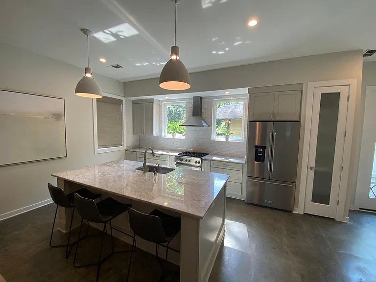 2119 Jefferson Ave — Photo 8