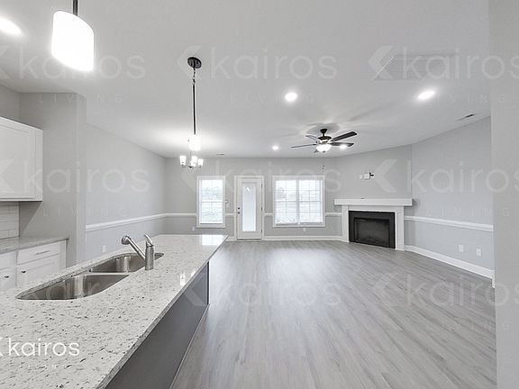 5th image of 3712 Oak Leaf Way #B