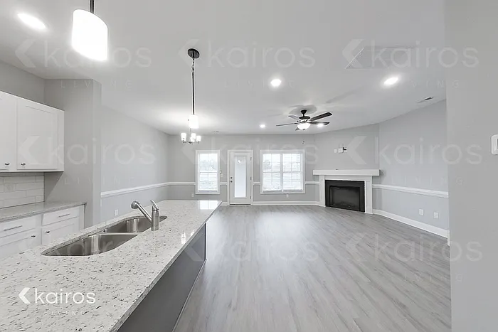 3712 Oak Leaf Way #B — Photo 5