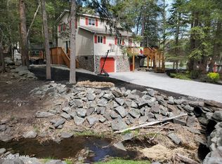 1006 Rolling Hills Dr, Lake Ariel, PA 18436