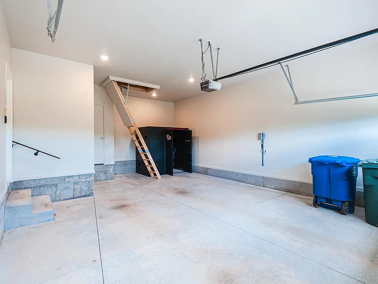 1809 Plaza District Dr — Photo 26