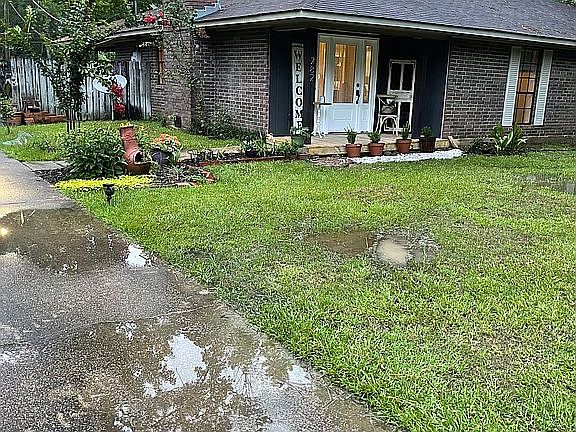 3rd image of 282 Brookwood Dr
