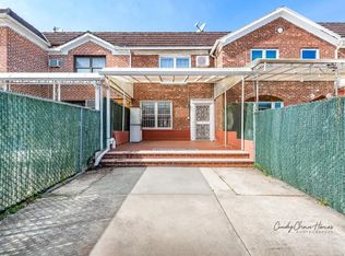 10527 63rd Ave, Forest Hills, NY 11375