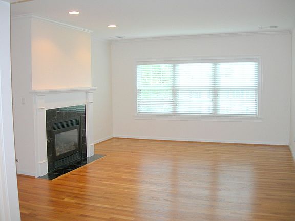 3rd image of 3661 Willowlea Ct Unit 3661-D