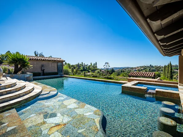 4516 Resmar Rd, La Mesa, CA 91941