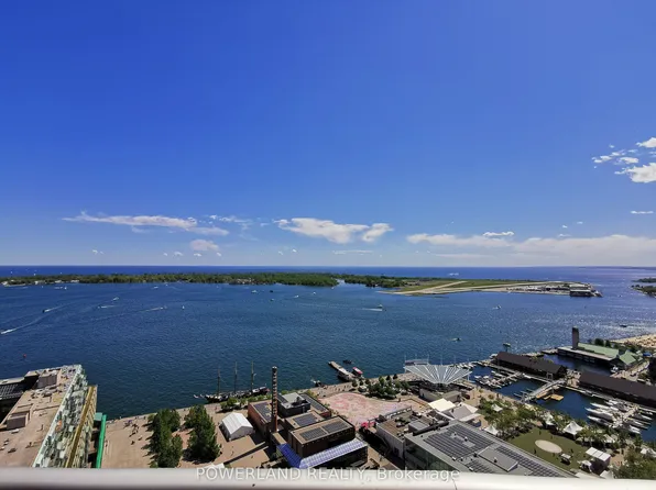 208 Queens Quay W, Toronto, ON
