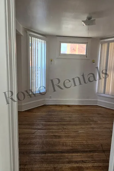 208 N Clark St #208 — Photo 5