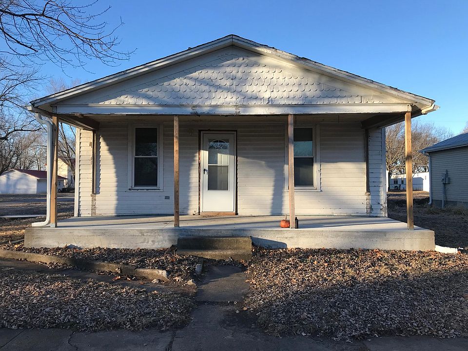 1st image of 300 Agnes Ave