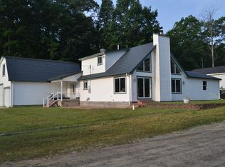 404 Summit Rd, Roscommon, MI 48653