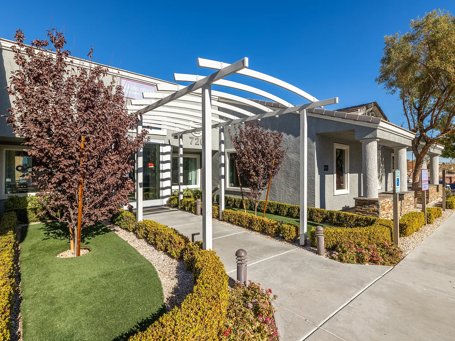 Camino Al Norte Townhomes — Photo 2