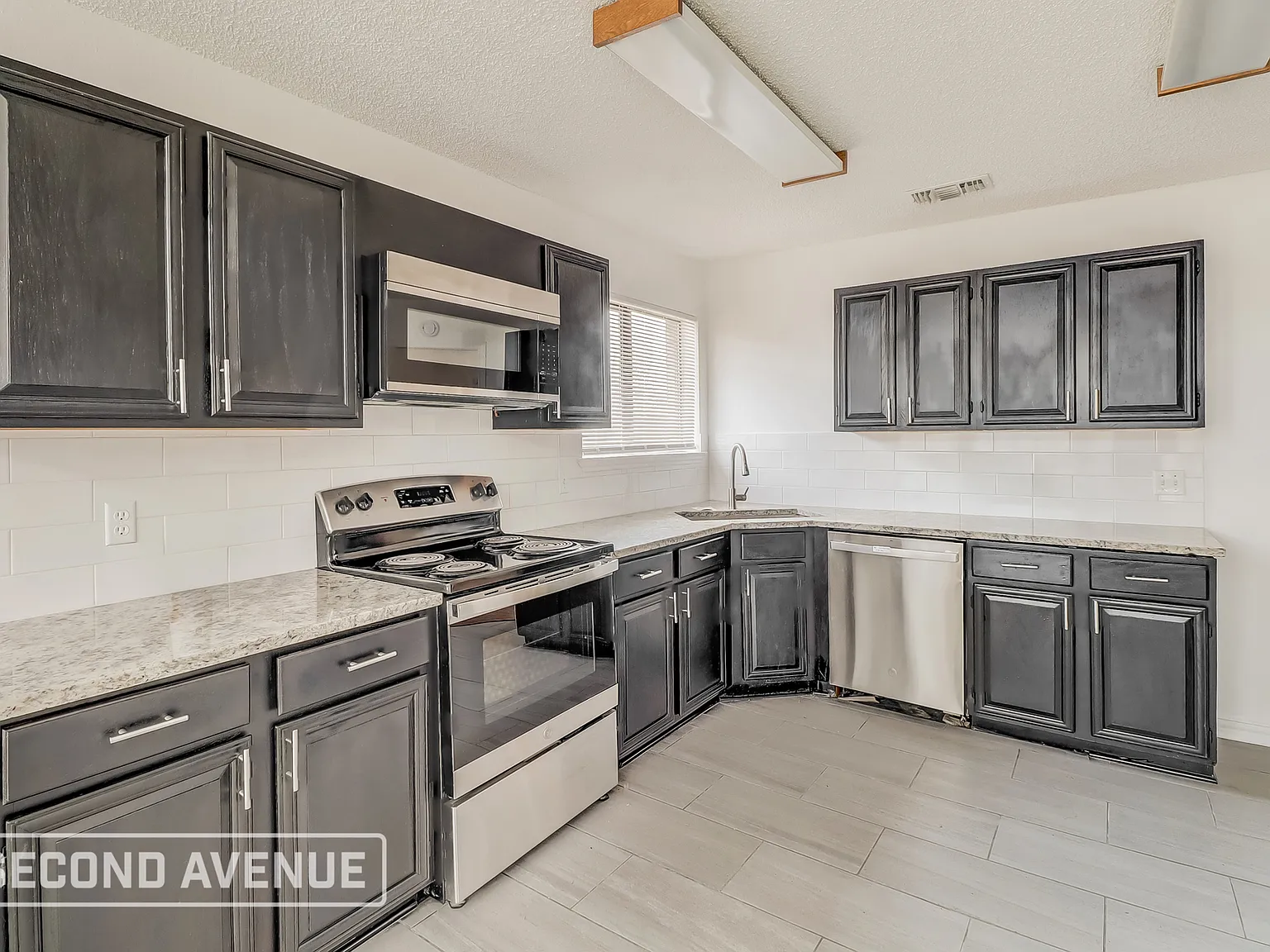 4 bed, 2.0 bath, 1750 sqft, $2,699 — Photo 3