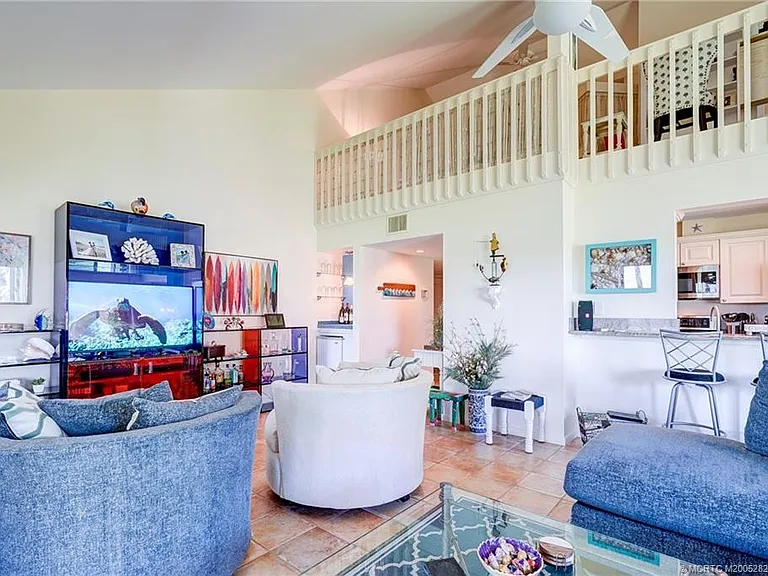 233 NE Edgewater Dr #201 — Photo 21