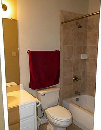 5th image of 3717 Landsdowne Dr