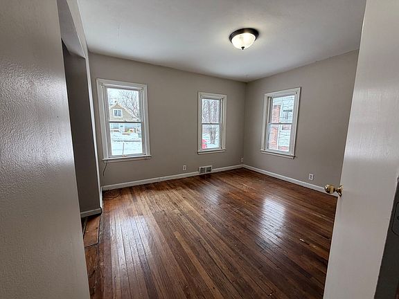 4th image of 1407 8th Ave S