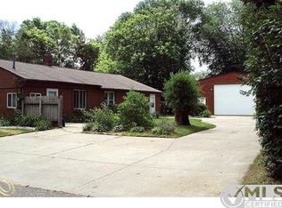 9381 Beechcrest Dr, White Lake, MI