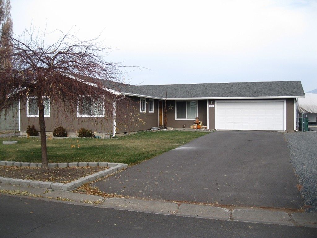 5481 Bartlett Ave, Klamath Falls, OR 97603 Zillow