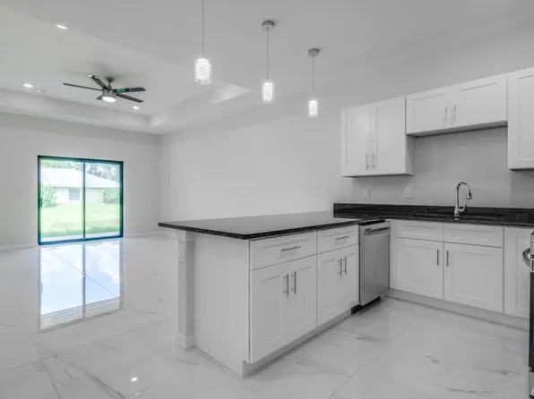 4864 Golfview Blvd, Lehigh Acres, FL 33973