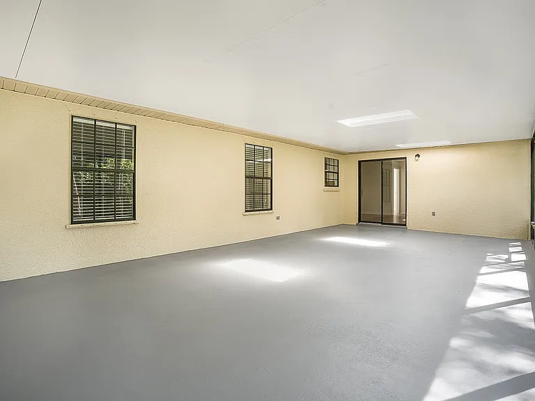 722 Carnival Ter — Photo 32