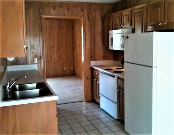 All appliances including washer/dryer