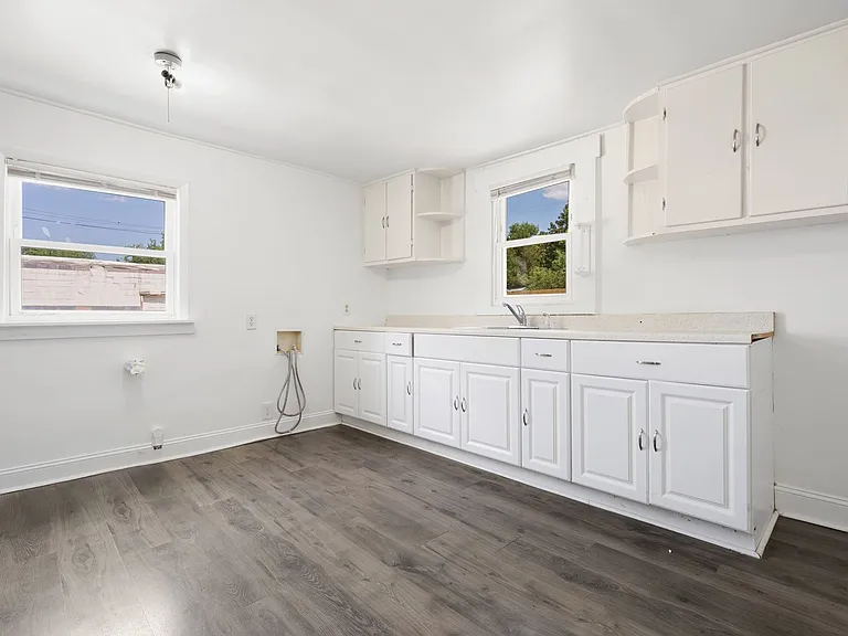 706 N White St — Photo 13