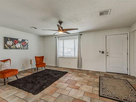 5th image of 4200 SE 54th St