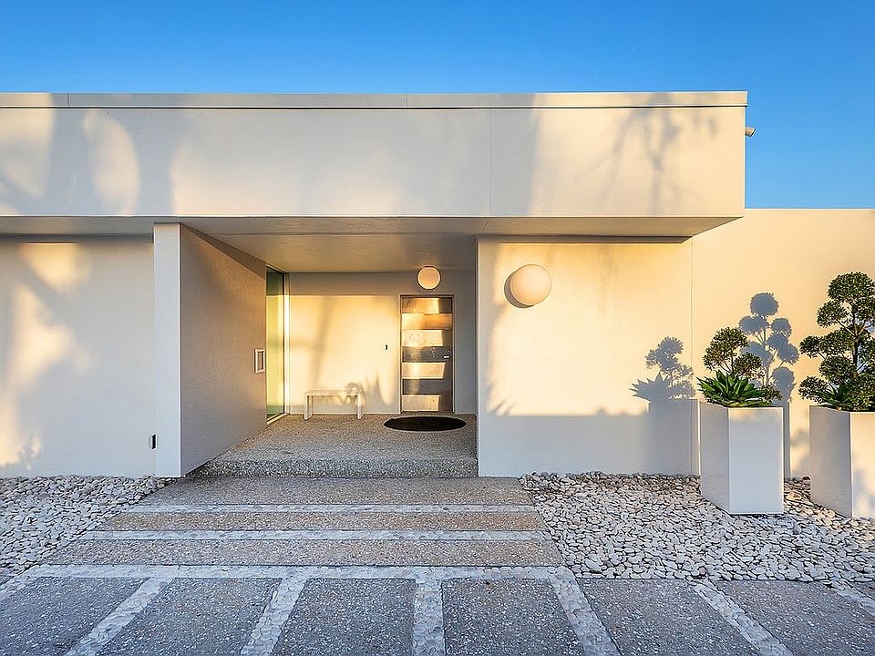 1st image of 7647 Sanderling Rd