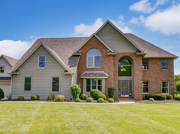 4663 Meadow View Dr, Lima, OH 45805