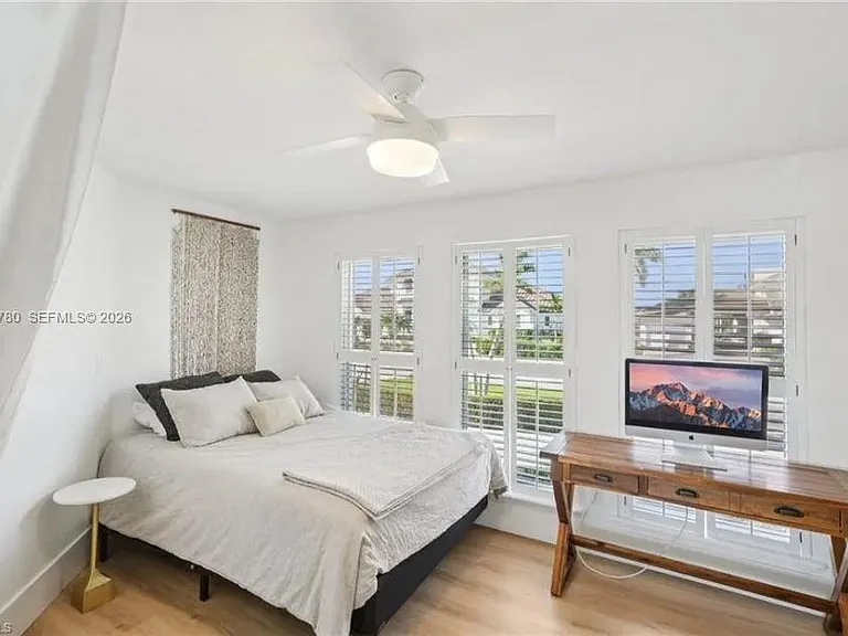 444 N Barfield Dr — Photo 12