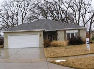 1002 Republic Cir, Salina, KS 67401