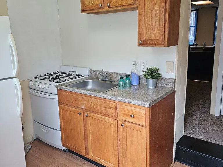 2219 Wilder St — Photo 7
