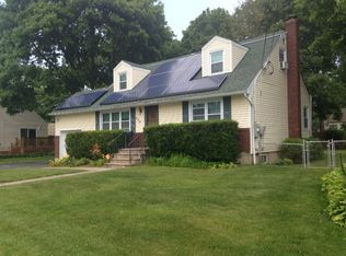320 N Erie Ave, Lindenhurst, NY 11757